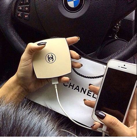 Power Bank Chanel (@powerbankchanel) .